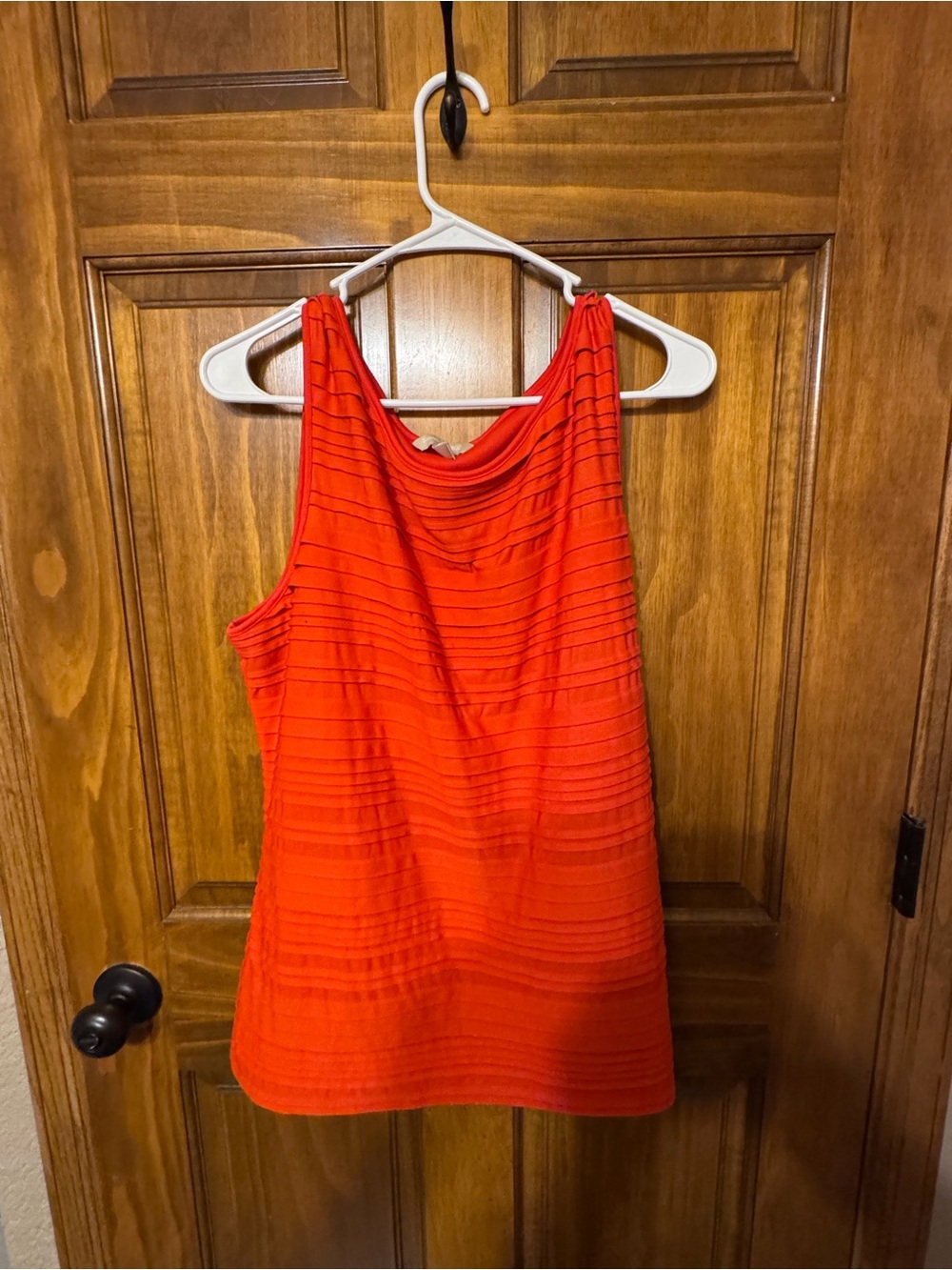 Banana Republic Women’s Red Sleeveless Textured Tank Top